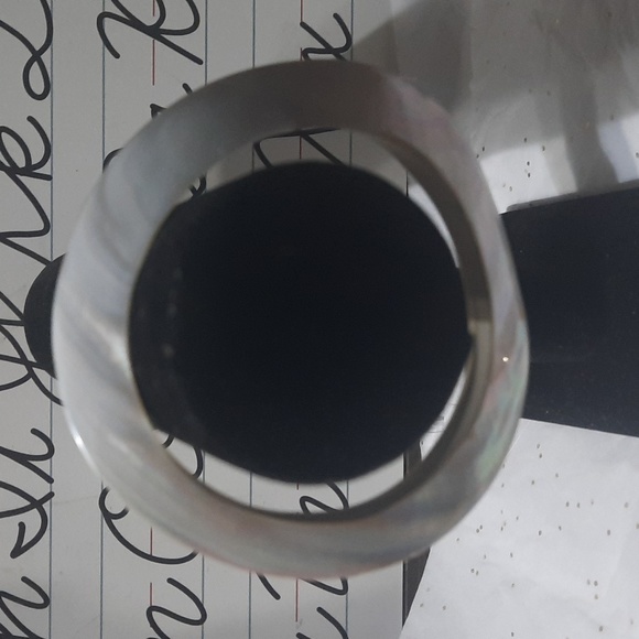 Mother of Pearl Bangle - Picture 1 of 9
